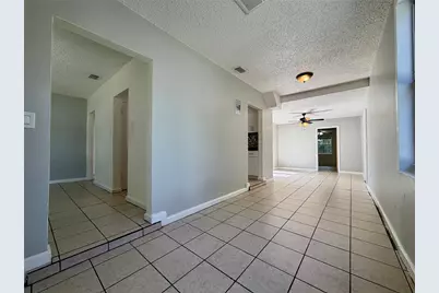 2533 48th Avenue N, Saint Petersburg, FL 33714 - Photo 3