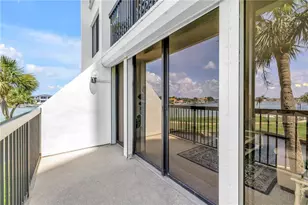 9425 Blind Pass Rd, Saint Pete Beach, FL 33706 - Photo 15