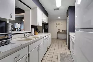 1048 Malletwood Dr, Brandon, FL 33510 - Photo 17