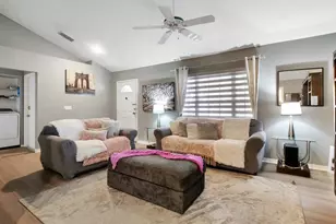1048 Malletwood Dr, Brandon, FL 33510 - Photo 11