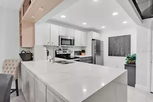 12300 Vonn Rd, Largo, FL 33774 - Photo 11