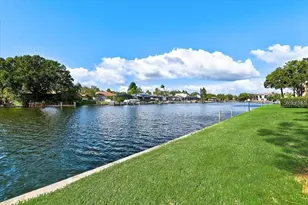 6330 Grand Bahama Cir, Tampa, FL 33615 - Photo 5