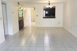 6330 Grand Bahama Cir, Tampa, FL 33615 - Photo 15