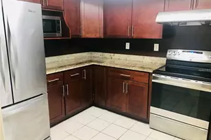 6330 Grand Bahama Cir, Tampa, FL 33615 - Photo 11