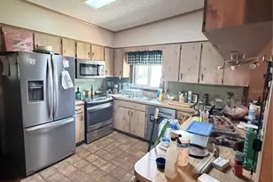 2332 W Oak St, Kissimmee, FL 34741 - Photo 3
