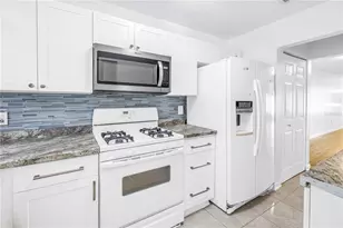 5750 80th Street N, Saint Petersburg, FL 33709 - Photo 3
