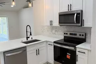 245 Chardonnay Pl, Valrico, FL 33594 - Photo 3