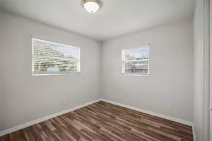 2601 16th Ave N, Saint Petersburg, FL 33713 - Photo 17