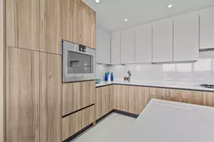 1020 Sunset Point Rd, Clearwater, FL 33755 - Photo 13