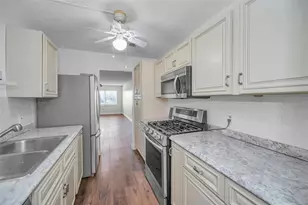 5725 80th St N, Saint Petersburg, FL 33709 - Photo 9