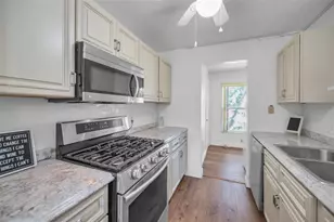 5725 80th St N, Saint Petersburg, FL 33709 - Photo 11