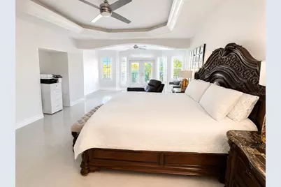 452 Bath Club Boulevard N, North Redington Beach, FL 33708 - Photo 9