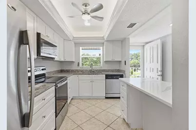 3981 Maceachen Boulevard #330, Sarasota, FL 34233 - Photo 9