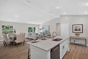 18367 Buttercup Ave, Port Charlotte, FL 33954 - Photo 9