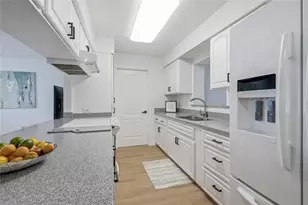 1318 S Hillcrest Ave, Clearwater, FL 33756 - Photo 9
