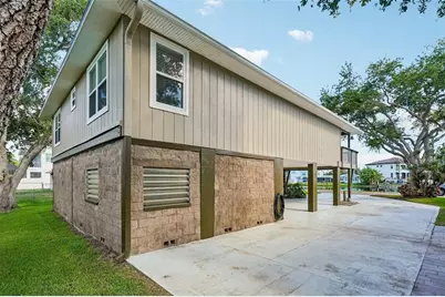 300 90th Avenue NE, Saint Petersburg, FL 33702 - Photo 5