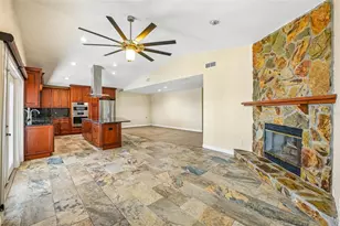 300 90th Ave NE, Saint Petersburg, FL 33702 - Photo 23