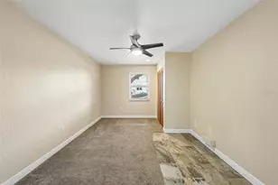300 90th Ave NE, Saint Petersburg, FL 33702 - Photo 19