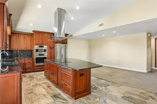 300 90th Ave NE, Saint Petersburg, FL 33702 - Photo 31