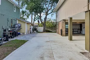 300 90th Ave NE, Saint Petersburg, FL 33702 - Photo 49
