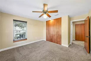300 90th Ave NE, Saint Petersburg, FL 33702 - Photo 37