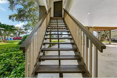 300 90th Avenue NE, Saint Petersburg, FL 33702 - Photo 9