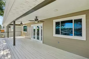 300 90th Ave NE, Saint Petersburg, FL 33702 - Photo 15
