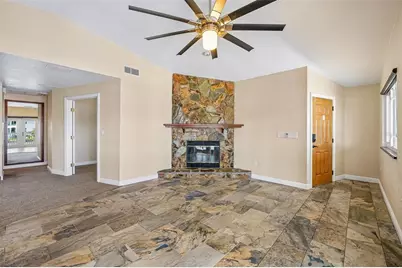300 90th Avenue NE, Saint Petersburg, FL 33702 - Photo 21