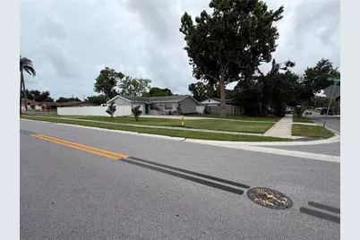 820 San Salvador Drive, Dunedin, FL 34698 - Photo 1