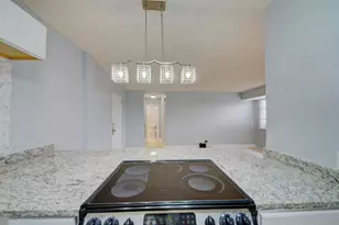 3315 58th Ave S, Saint Petersburg, FL 33712 - Photo 9