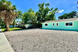 4306 Porpoise Dr, Tampa, FL 33617 - Photo 1