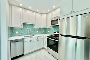 4306 Porpoise Dr, Tampa, FL 33617 - Photo 9