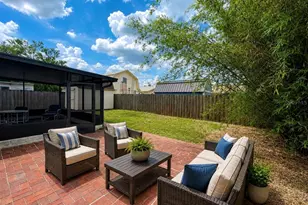 7310 Filbert Ln, Tampa, FL 33637 - Photo 5