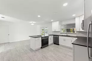 4960 Dover St NE, Saint Petersburg, FL 33703 - Photo 9