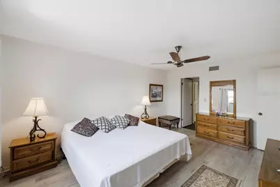 7050 Sunset Drive S #216, Saint Petersburg, FL 33707 - Photo 9