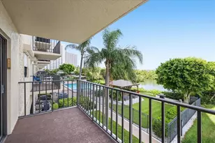 7050 Sunset Dr S, Saint Petersburg, FL 33707 - Photo 19
