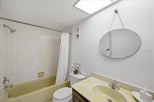 7050 Sunset Dr S, Saint Petersburg, FL 33707 - Photo 17