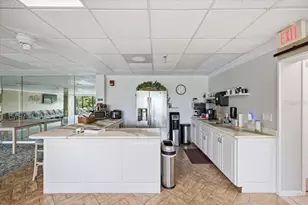 7050 Sunset Dr S, Saint Petersburg, FL 33707 - Photo 39