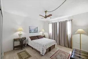 7050 Sunset Dr S, Saint Petersburg, FL 33707 - Photo 13