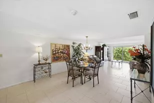 7050 Sunset Dr S, Saint Petersburg, FL 33707 - Photo 3