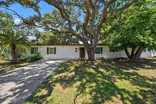 217 Garden Cir, Belleair, FL 33756 - Photo 1