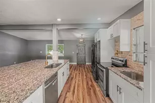 217 Garden Cir, Belleair, FL 33756 - Photo 11