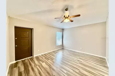 8711 Busch Oaks Street, Tampa, FL 33617 - Photo 17