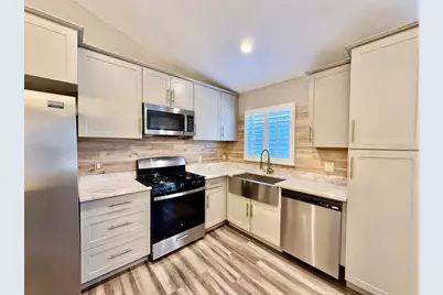 8711 Busch Oaks Street, Tampa, FL 33617 - Photo 15