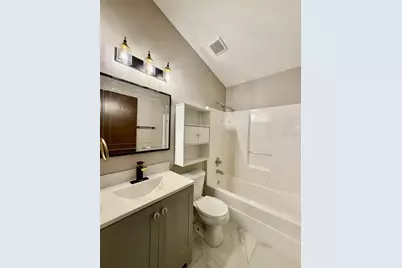 8711 Busch Oaks Street, Tampa, FL 33617 - Photo 31