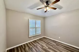 8711 Busch Oaks St, Tampa, FL 33617 - Photo 27