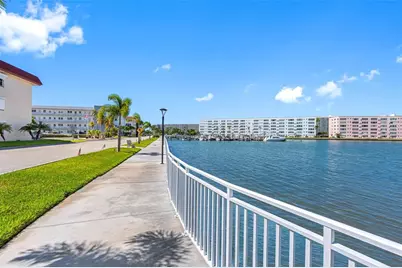 5940 30th Avenue S #301, Saint Petersburg, FL 33707 - Photo 35