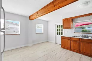 2430 N Ramona Cir, Tampa, FL 33612 - Photo 9