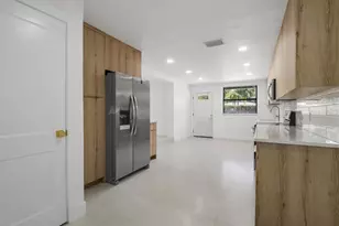 1736 W Country Club, Tampa, FL 33612 - Photo 37