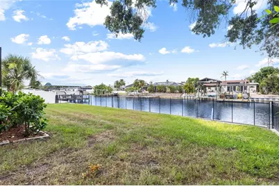 10716 Donbrese Avenue, Tampa, FL 33615 - Photo 35